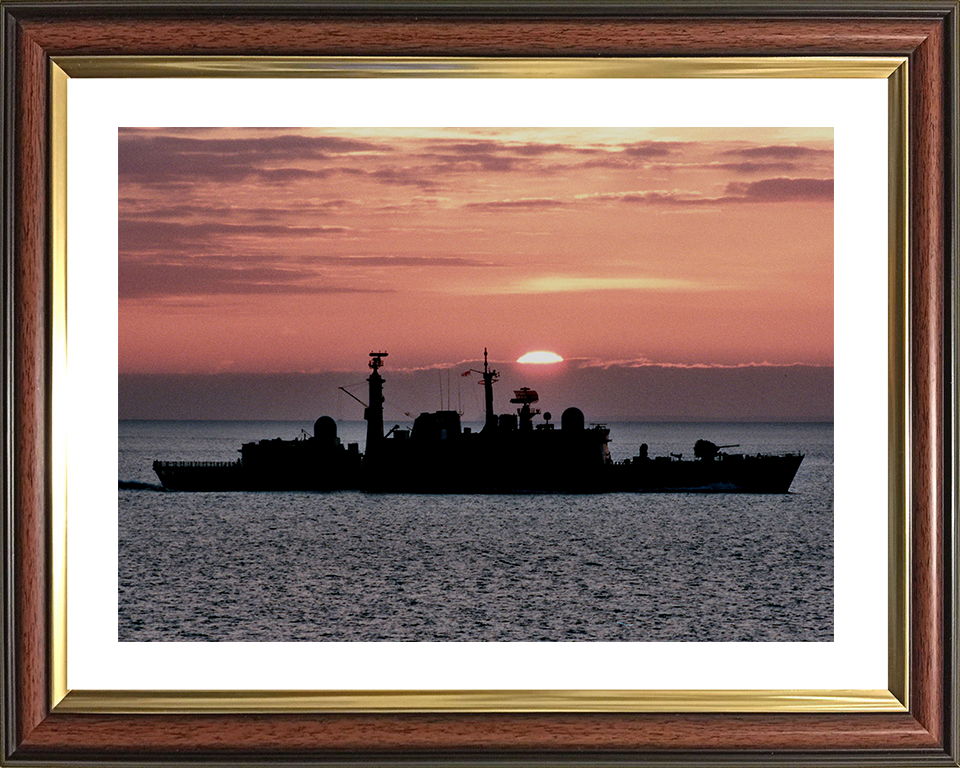 HMS Cardiff (D108) Royal Navy Type 42 Destroyer Sunset Silhouette Photo Print Wall Art Decor Posters, Prints, & Visual Artwork Hampshire Prints 10 x 8 Classic Frame Yes