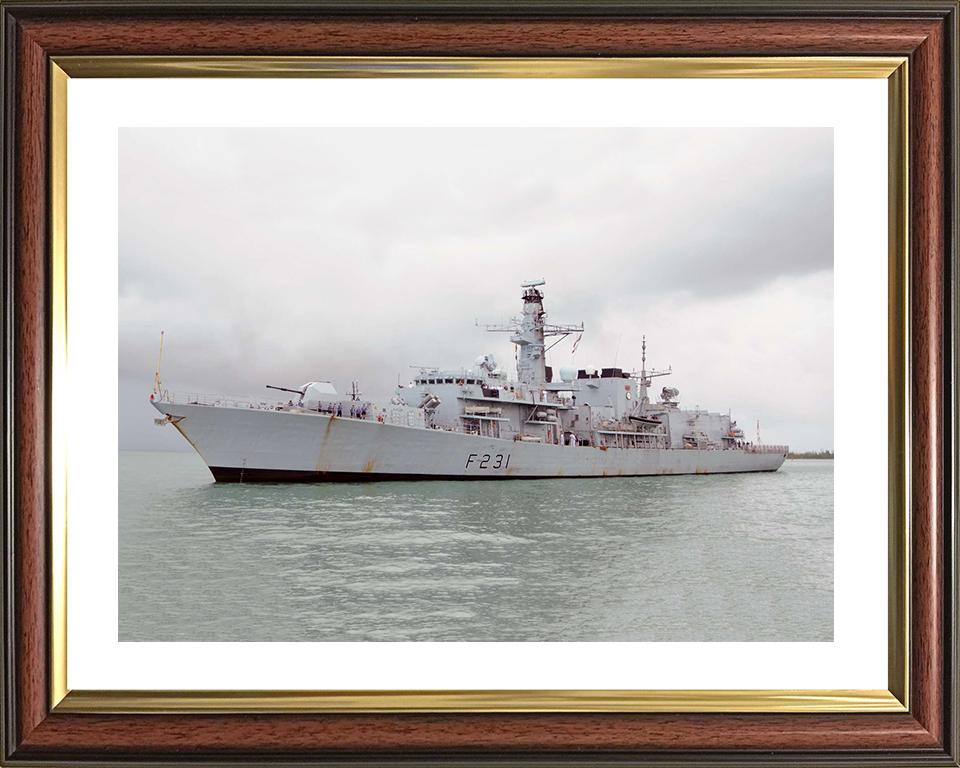 HMS Argyll (F231) Royal Navy Type 23 Frigate Low Port Side View Photo Print Wall Art Decor Posters, Prints, & Visual Artwork Hampshire Prints 10 x 8 Classic Frame Yes