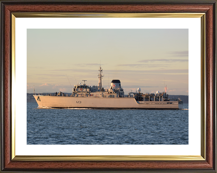 HMS Cattistock (M31) Royal Navy Hunt Class MineHunter Port Beam at Sunset Photo Print Wall Art Decor Posters, Prints, & Visual Artwork Hampshire Prints 10 x 8 Classic Frame Yes