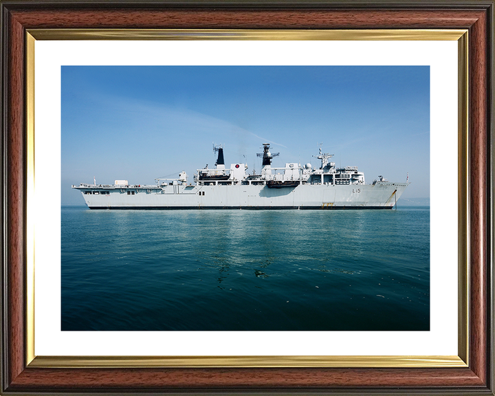 HMS Bulwark (L15) Royal Navy Albion Class Amphibious Ship Starboard Beam View Photo Print Wall Art Decor Posters, Prints, & Visual Artwork Hampshire Prints 10 x 8 Classic Frame Yes