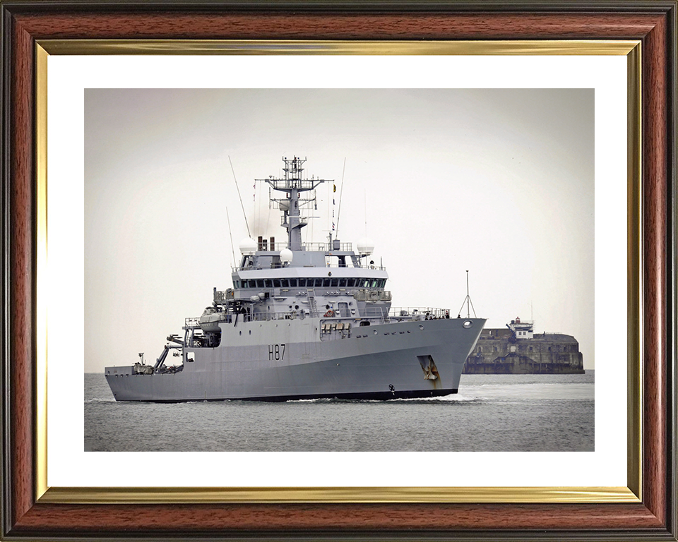 HMS Echo (H87) Photo Print - Spitbank 2006 - Royal Navy Echo Class Survey Vessel Hampshire Prints 10 x 8 Classic Frame Yes