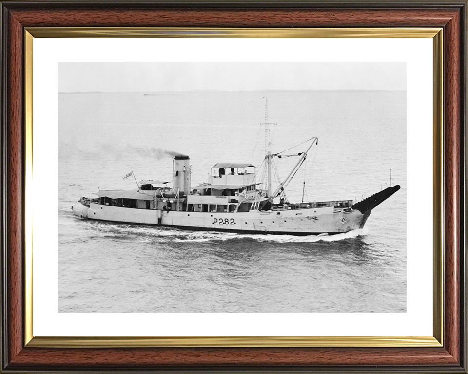 HMS Barfoam (P282) Royal Navy Bar Class Boom Defence Vessel Starboard View Photo Print Wall Art Decor Posters, Prints, & Visual Artwork Hampshire Prints 10 x 8 Classic Frame Yes