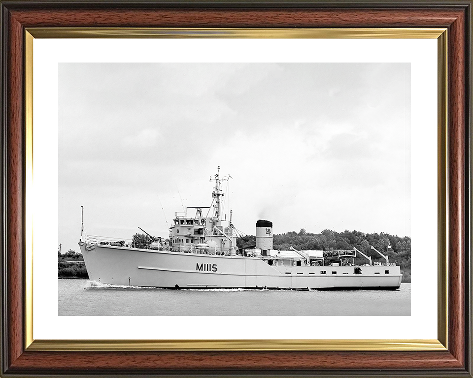 HMS Bronington (M1115) Royal Navy Ton Class Minesweeper Port Beam View Photo Print Wall Art Decor Posters, Prints, & Visual Artwork Hampshire Prints 10 x 8 Classic Frame Yes