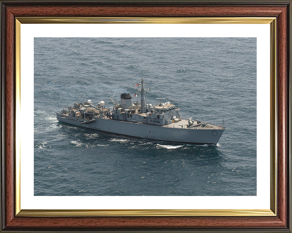 HMS Quorn (M41) Photo Print - Persian Gulf 2013 - Royal Navy Hunt Class Minehunter Hampshire Prints 10 x 8 Classic Frame Yes
