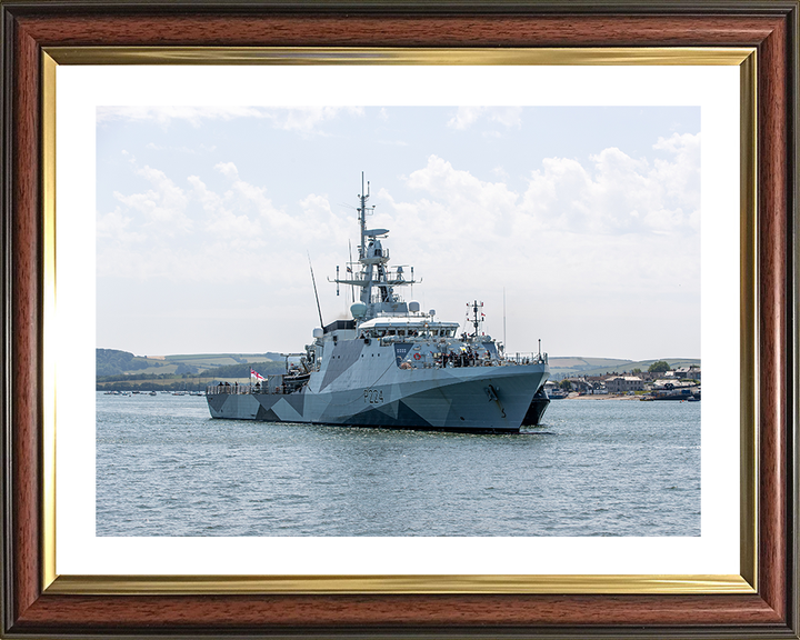 HMS Trent (P224) Photo Print - Entering Devonport 2025 - Royal Navy River Class Patrol Vessel Hampshire Prints 10 x 8 Classic Frame Yes