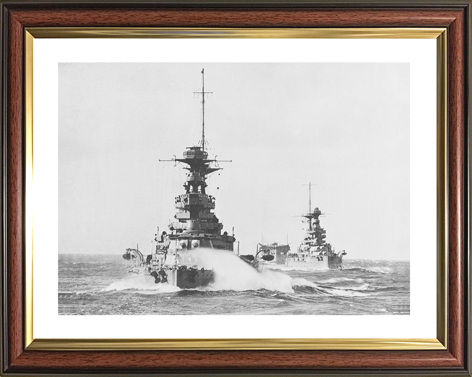 HMS Barham (04) Royal Navy Queen Elizabeth Class Battleship At Sea Photo Print Wall Art Decor Posters, Prints, & Visual Artwork Hampshire Prints 10 x 8 Classic Frame Yes