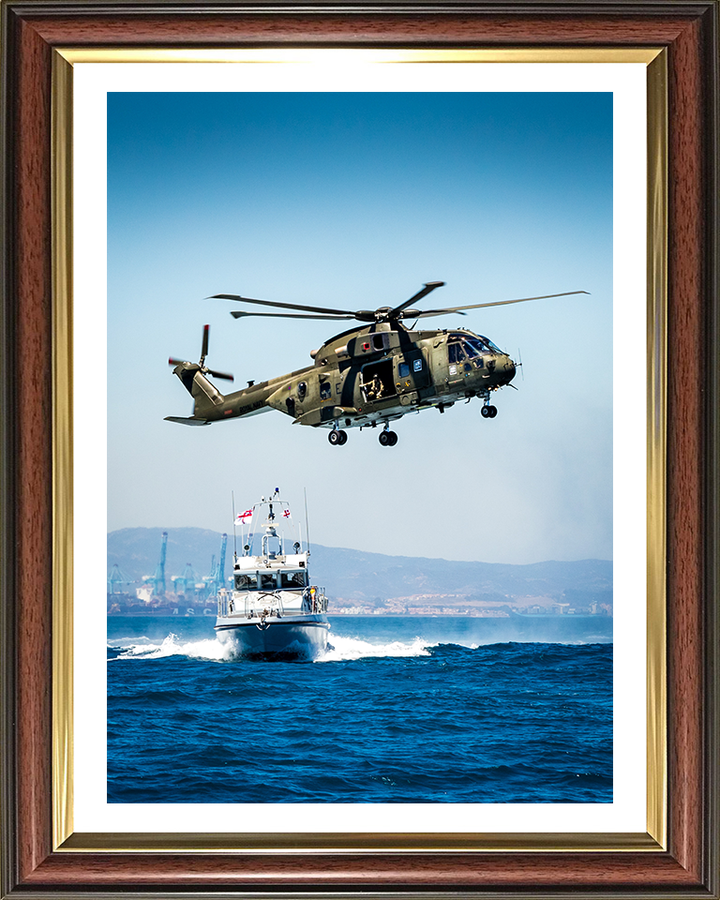 HMS Scimitar (P284) Photo Print - With Helicopter - Royal Navy Scimitar Class Fast Patrol Vessel Hampshire Prints 10 x 8 Classic Frame Yes