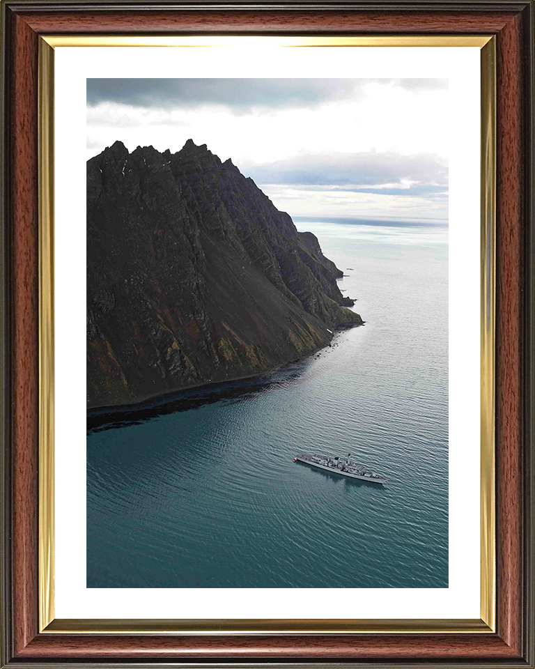 HMS Montrose (F236) Photo Print - South Georgia 2007 - Royal Navy Type 23 Frigate Hampshire Prints 10 x 8 Classic Frame Yes