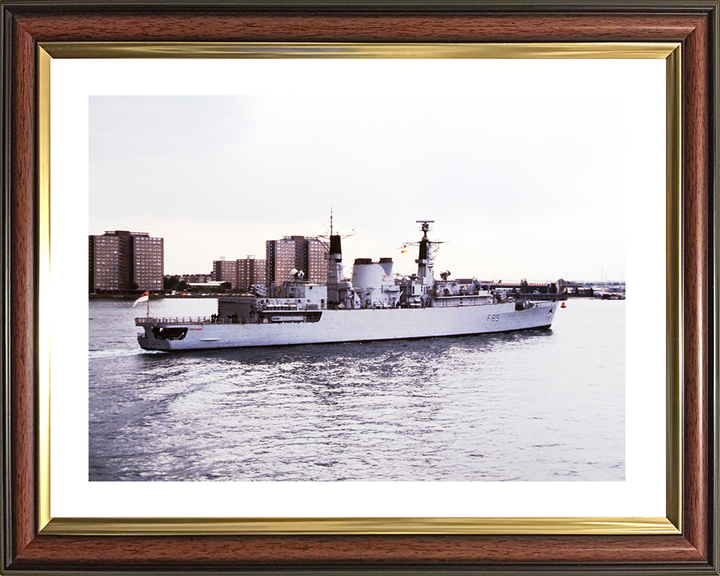 HMS Battleaxe (F89) Royal Navy Type 22 Frigate Entering Portsmouth Harbour Photo Print Wall Art Decor Posters, Prints, & Visual Artwork Hampshire Prints 10 x 8 Classic Frame Yes