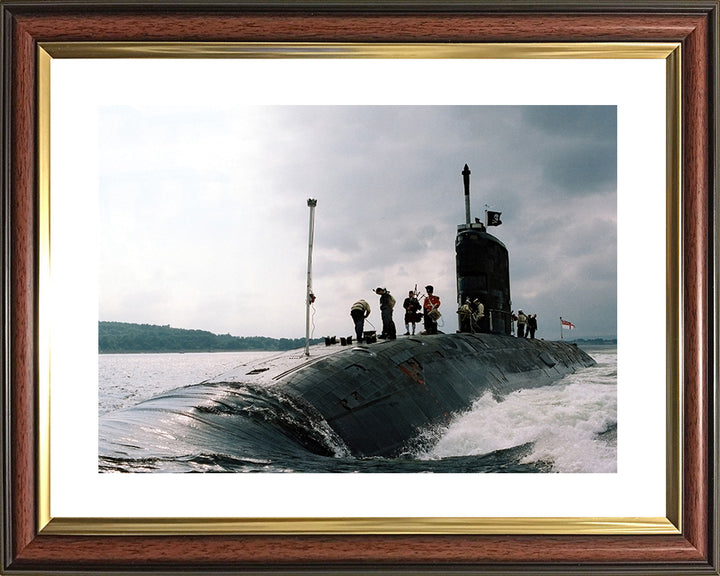 HMS Sceptre S104 Royal Navy Swiftsure class Submarine Photo Print or Framed Print - Hampshire Prints