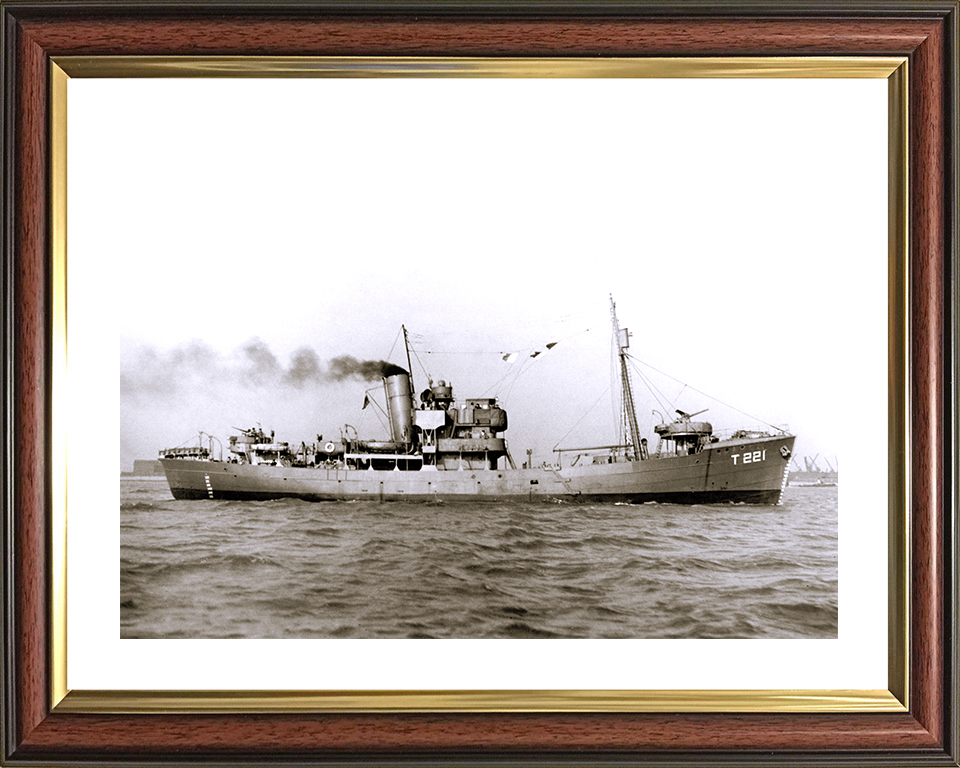 HMS Portsdown (T221) Photo Print - At Sea 1942 - Royal Navy Hills Class Trawler Posters, Prints, & Visual Artwork Hampshire Prints 10 x 8 Classic Frame Yes