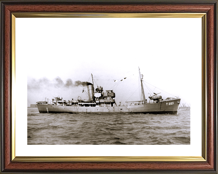 HMS Portsdown (T221) Photo Print - At Sea 1942 - Royal Navy Hills Class Trawler Posters, Prints, & Visual Artwork Hampshire Prints 10 x 8 Classic Frame Yes