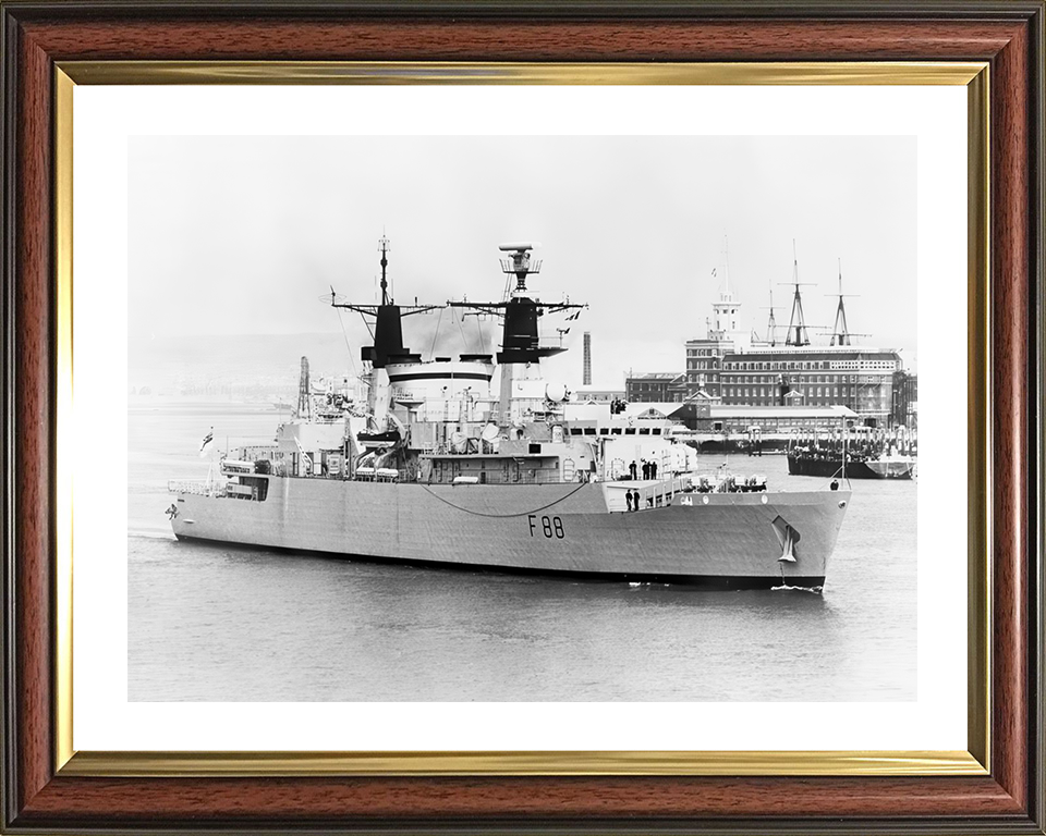HMS Broadsword (F88) Photo Print - Leaving Portsmouth 1982 - Royal Navy Type 22 Frigate Hampshire Prints 10 x 8 Classic Frame Yes