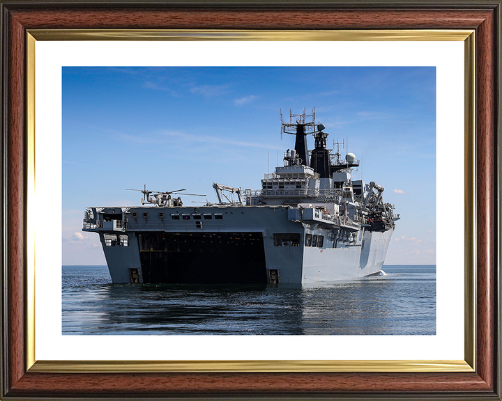 HMS Albion (L14) Royal Navy Albion Class Amphibious Ship Well Deck View Photo Print Wall Art Naval Decor Posters, Prints, & Visual Artwork Hampshire Prints 10 x 8 Classic Frame Yes
