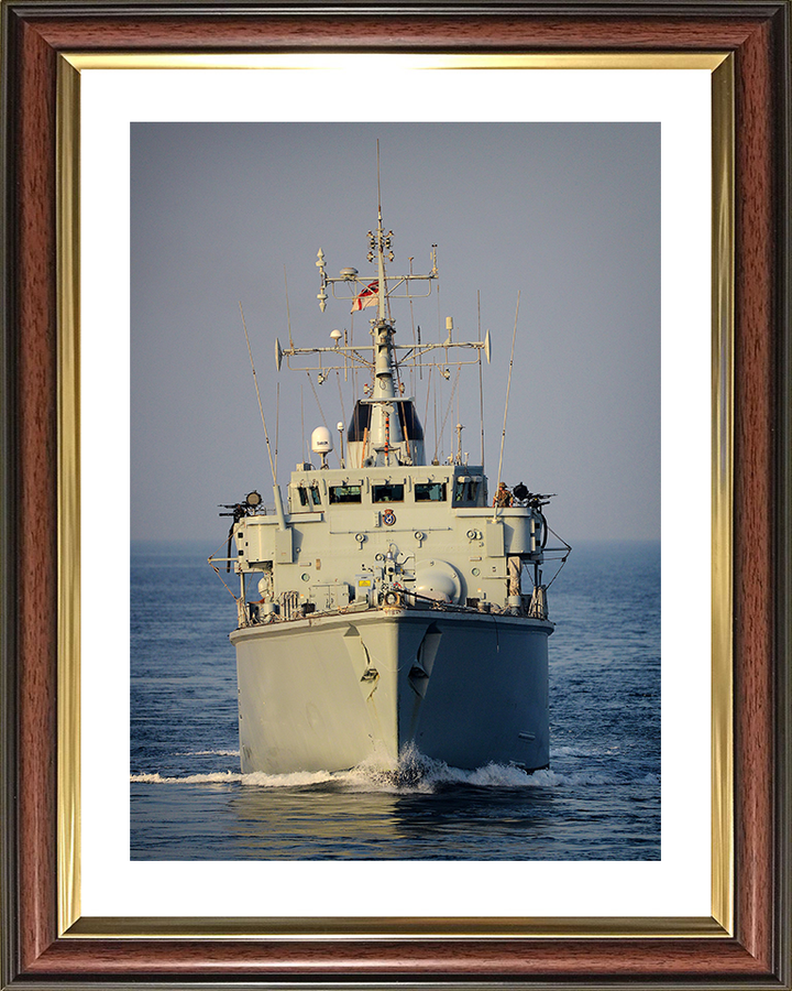 HMS Chiddingfold (M37) Royal Navy Hunt Class Minehunter Low Bow View Photo Print Wall Art Decor Posters, Prints, & Visual Artwork Hampshire Prints 10 x 8 Classic Frame Yes