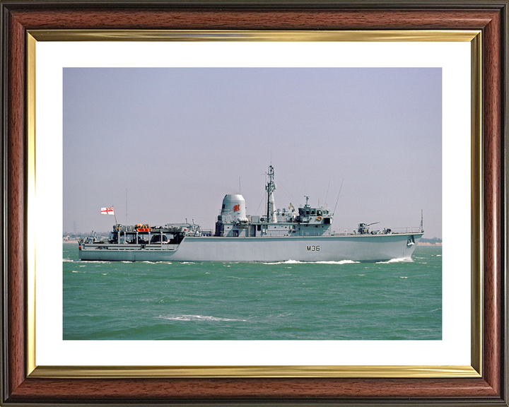 HMS Bicester (M36) Royal Navy Hunt Class Mine Warfare Vessel Starboard Beam View Photo Print Wall Art Decor Posters, Prints, & Visual Artwork Hampshire Prints 10 x 8 Classic Frame Yes
