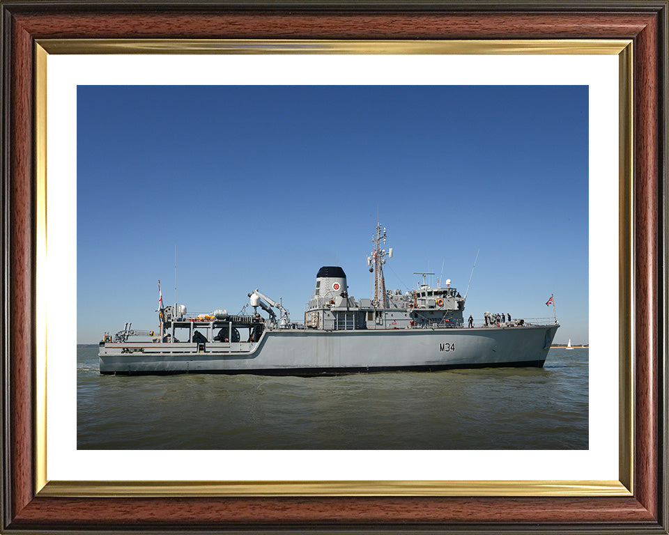 HMS Middleton M34 | Photo Print | Framed Print | Hunt Class | Mine Warfare Vessel | Royal Navy Hampshire Prints