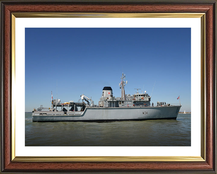 HMS Middleton M34 | Photo Print | Framed Print | Hunt Class | Mine Warfare Vessel | Royal Navy Hampshire Prints