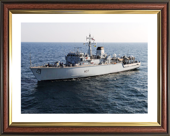 HMS Chiddingfold (M37) Royal Navy Hunt Class Minehunter High Port View Photo Print Wall Art Decor Posters, Prints, & Visual Artwork Hampshire Prints 10 x 8 Classic Frame Yes