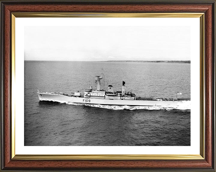 HMS Leander F109 | Photo Print | Framed Print | Leander Class | Frigate | Royal Navy Hampshire Prints