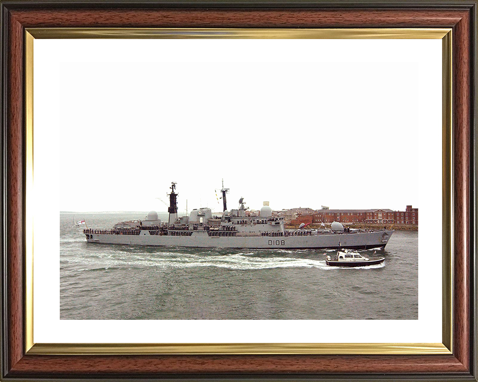 HMS Cardiff (D108) Royal Navy Type 42 Destroyer Entering Portsmouth 2005 Photo Print Wall Art Decor Posters, Prints, & Visual Artwork Hampshire Prints 10 x 8 Classic Frame Yes