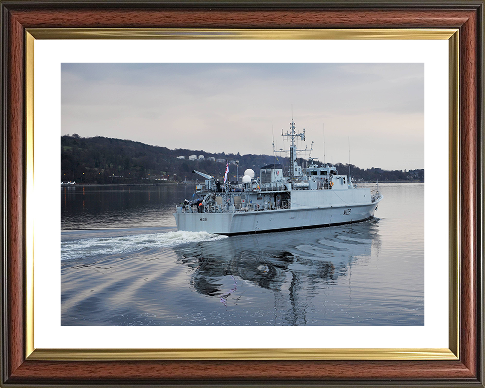 HMS Bangor (M109) Photo Print - Clyde 2009 - Royal Navy Sandown Class Minehunter Posters, Prints, & Visual Artwork Hampshire Prints 10 x 8 Classic Frame Yes