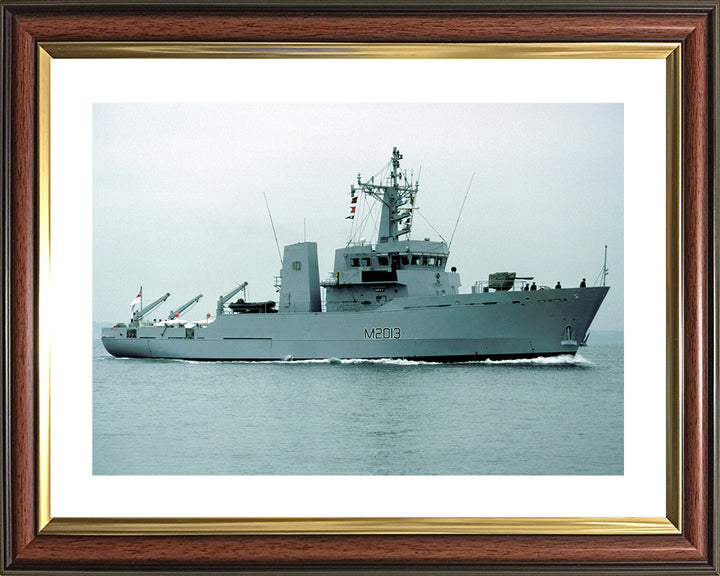 HMS Spey M2013 | Photo Print | Framed Print | River Class | Minesweeper | Royal Navy Hampshire Prints