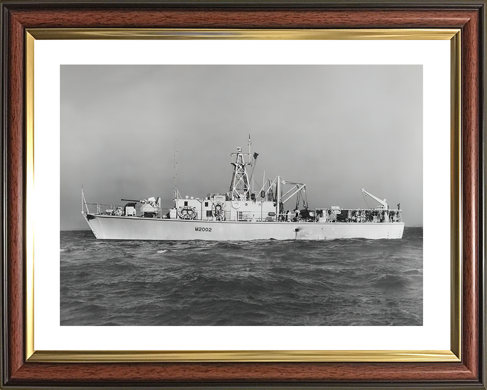 HMS Aveley (M2002) Royal Navy Ley Class Minesweeper Port Side View Photo Print Wall Art Decor Posters, Prints, & Visual Artwork Hampshire Prints 10 x 8 Classic Frame Yes