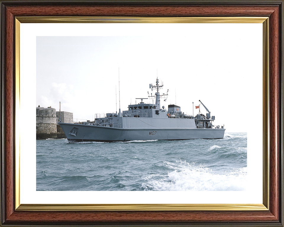 HMS Pembroke (M107) Photo Print - Entering Portsmouth 1997 - Royal Navy Sandown Class Minehunter