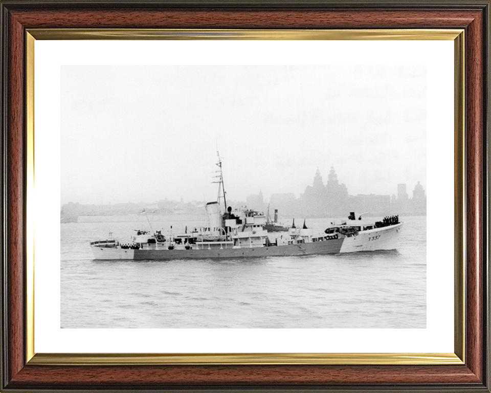 HMS Coldstreamer (T337) Royal Navy Military Class Trawler Starboard View Photo Print Wall Art Decor Posters, Prints, & Visual Artwork Hampshire Prints 10 x 8 Classic Frame Yes