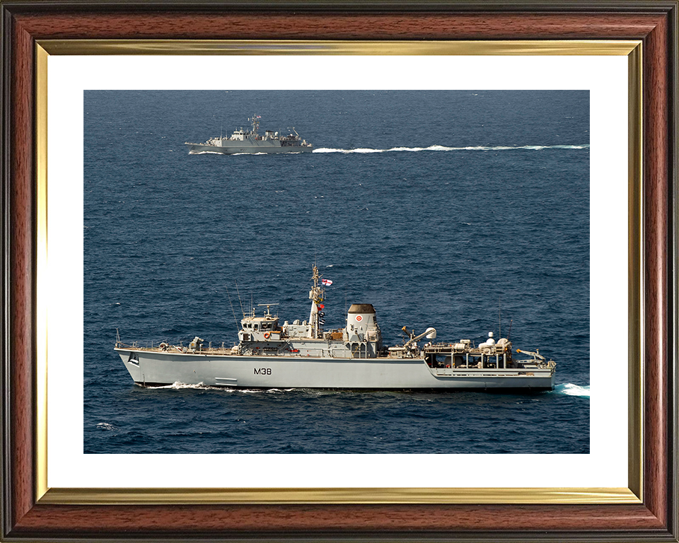 HMS Atherstone (M38) Royal Navy Hunt Class Mine Warfare Vessel Middle East 2009 Photo Print Wall Art Decor Posters, Prints, & Visual Artwork Hampshire Prints 10 x 8 Classic Frame Yes