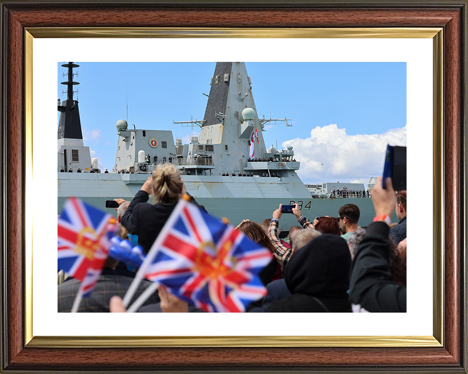 HMS Diamond (D34) Royal Navy Type 45 Destroyer Homecoming Photo Print Wall Art Decor Posters, Prints, & Visual Artwork Hampshire Prints 10 x 8 Classic Frame Yes