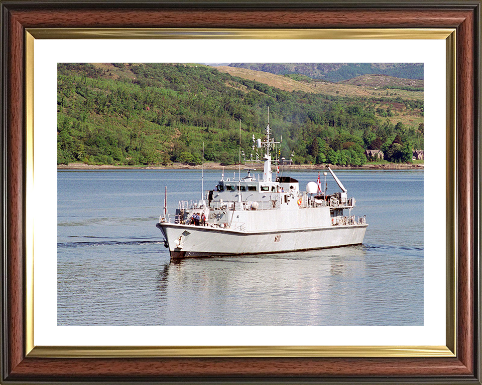 HMS Blyth (M111) Photo Print - Clyde 2004 - Royal Navy Sandown Class Minehunter Posters, Prints, & Visual Artwork Hampshire Prints 10 x 8 Classic Frame Yes