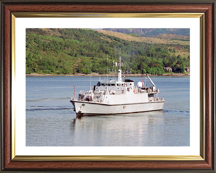 HMS Blyth (M111) Photo Print - Clyde 2004 - Royal Navy Sandown Class Minehunter Posters, Prints, & Visual Artwork Hampshire Prints 10 x 8 Classic Frame Yes