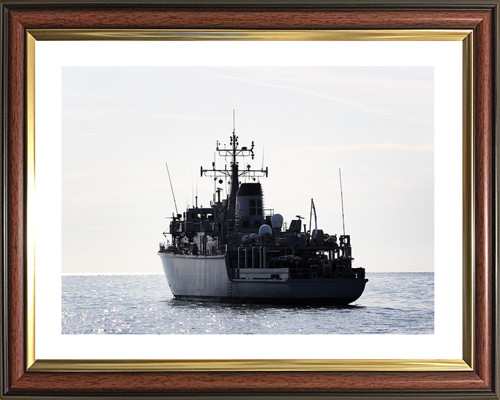HMS Chiddingfold (M37) Royal Navy Hunt Class Minehunter Port Quarter View Photo Print Wall Art Decor Posters, Prints, & Visual Artwork Hampshire Prints 10 x 8 Classic Frame Yes