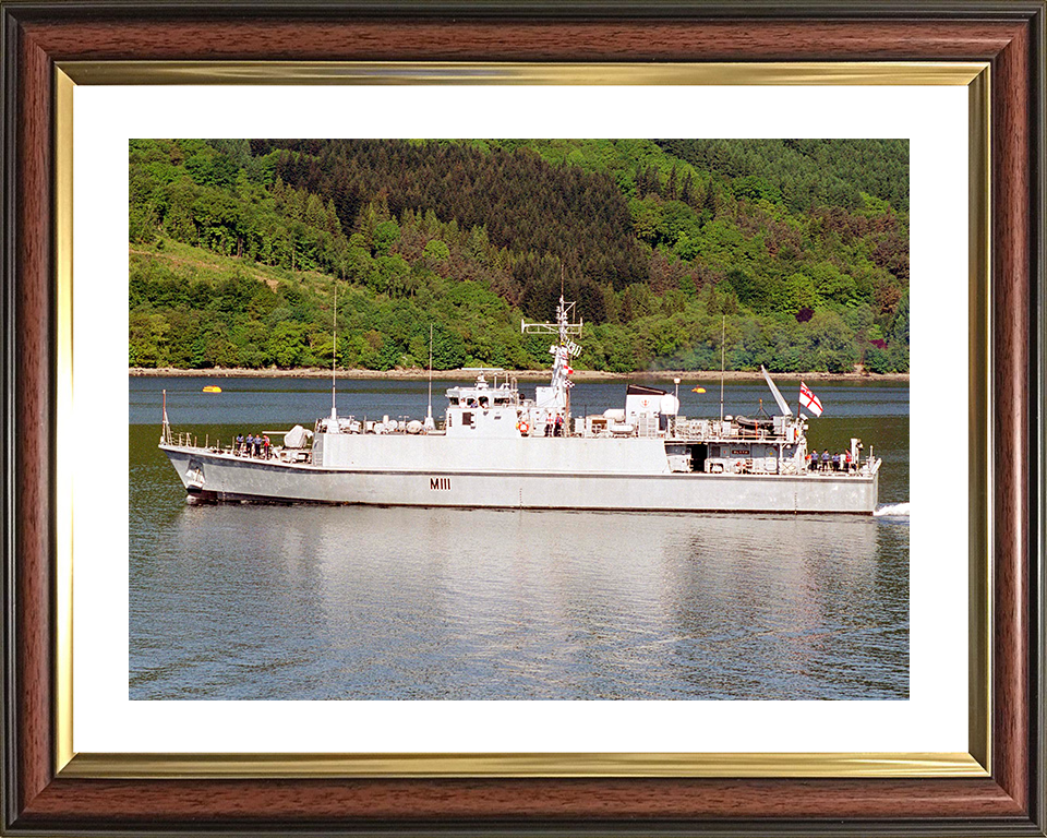 HMS Blyth (M111) Royal Navy Sandown Class Minehunter Leaving Harbour Photo Print Wall Art Decor Posters, Prints, & Visual Artwork Hampshire Prints 10 x 8 Classic Frame Yes