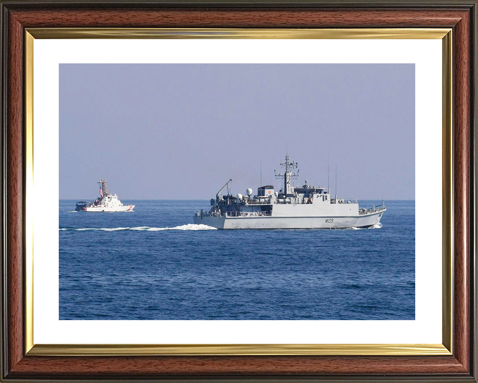 HMS Bangor (M109) Royal Navy Sandown Class Minehunter With US Coastguard Photo Print Wall Art Decor Posters, Prints, & Visual Artwork Hampshire Prints 10 x 8 Classic Frame Yes