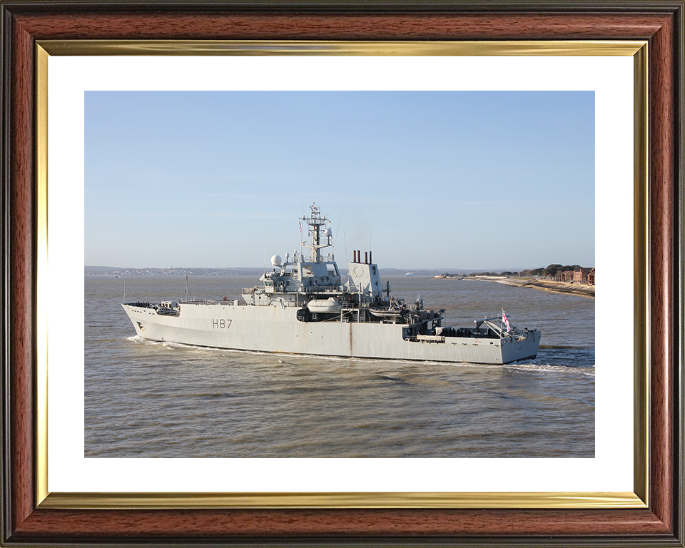 HMS Echo (H87) Royal Navy Echo Class Survey Vessel Leaving Portsmouth Photo Print Wall Art Decor Posters, Prints, & Visual Artwork Hampshire Prints 10 x 8 Classic Frame Yes