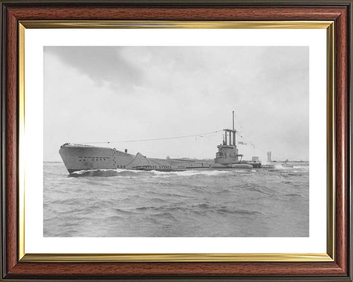 HMS Aeneas (P427) (S72) Photo Print - Low Port Side View - Royal Navy Amphion Class Submarine Hampshire Prints 10 x 8 Classic Frame Yes
