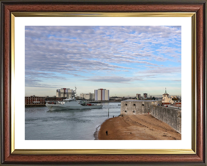 HMS Medway (P223) Photo Print - Leaving Portsmouth - Royal Navy River Class Patrol Vessel Hampshire Prints 10 x 8 Classic Frame Yes