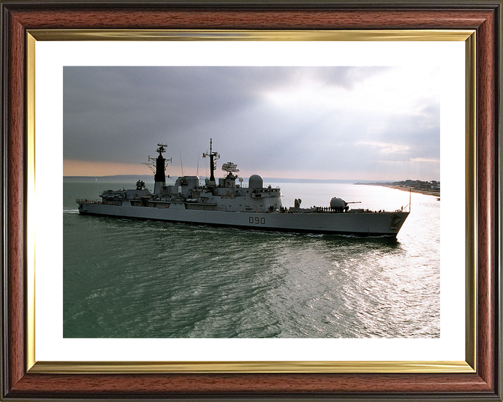 HMS Southampton (D90) - Entering Portsmouth 2004 - Royal Navy Type 42 Destroyer Photo Print Wall Art Naval Decor UK Posters, Prints, & Visual Artwork Hampshire Prints 10 x 8 Classic Frame Yes