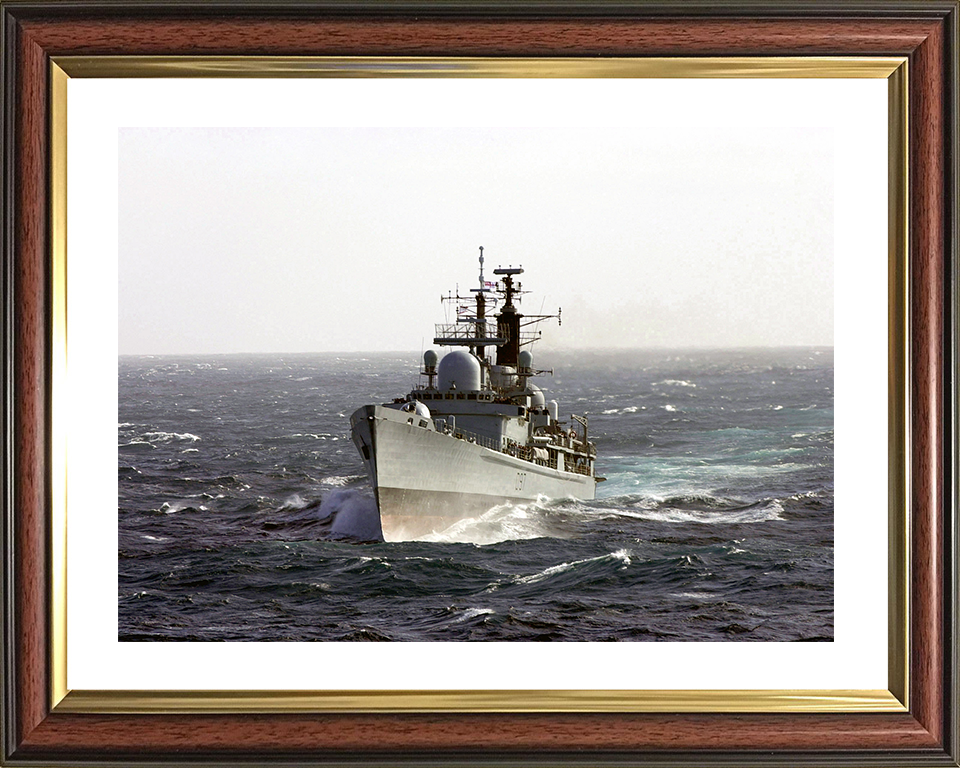 HMS Edinburgh (D97) Royal Navy Type 42 Destroyer In a Swell Photo Print Wall Art Decor Posters, Prints, & Visual Artwork Hampshire Prints 10 x 8 Classic Frame Yes