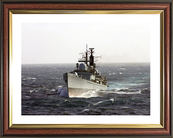 HMS Edinburgh (D97) Royal Navy Type 42 Destroyer In a Swell Photo Print Wall Art Decor Posters, Prints, & Visual Artwork Hampshire Prints 10 x 8 Classic Frame Yes