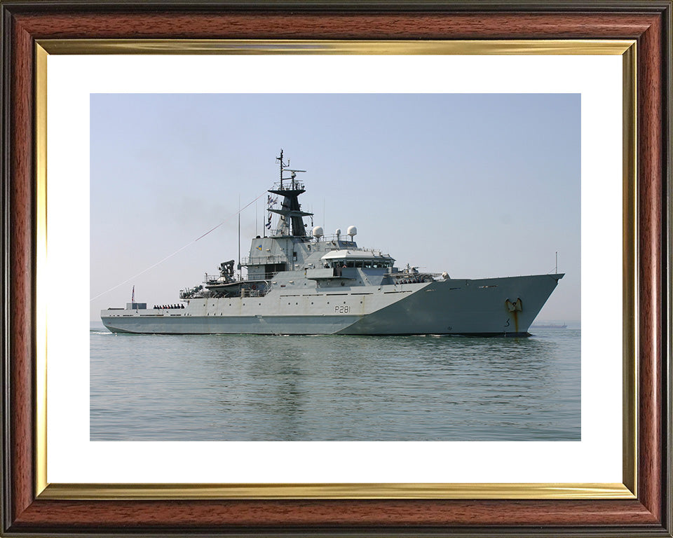 HMS Tyne P281 Royal Navy River class patrol vessel Photo Print or Framed Print - Hampshire Prints