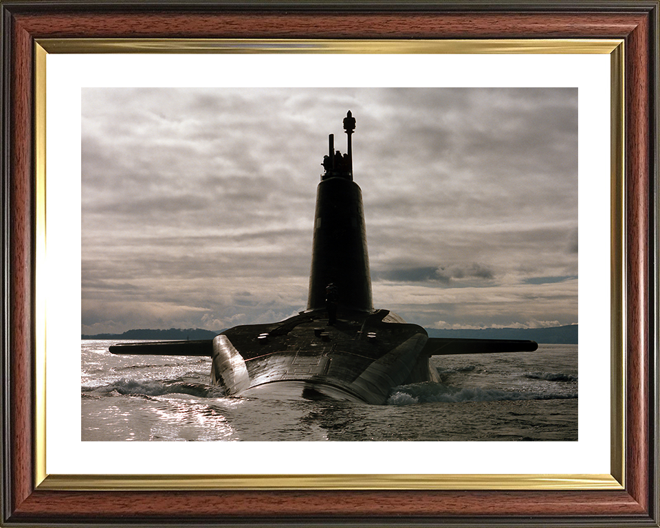 HMS Vigilant (S30) Photo Print - Clyde 1996 - Royal Navy Vanguard Class Submarine Hampshire Prints 10 x 8 Classic Frame Yes