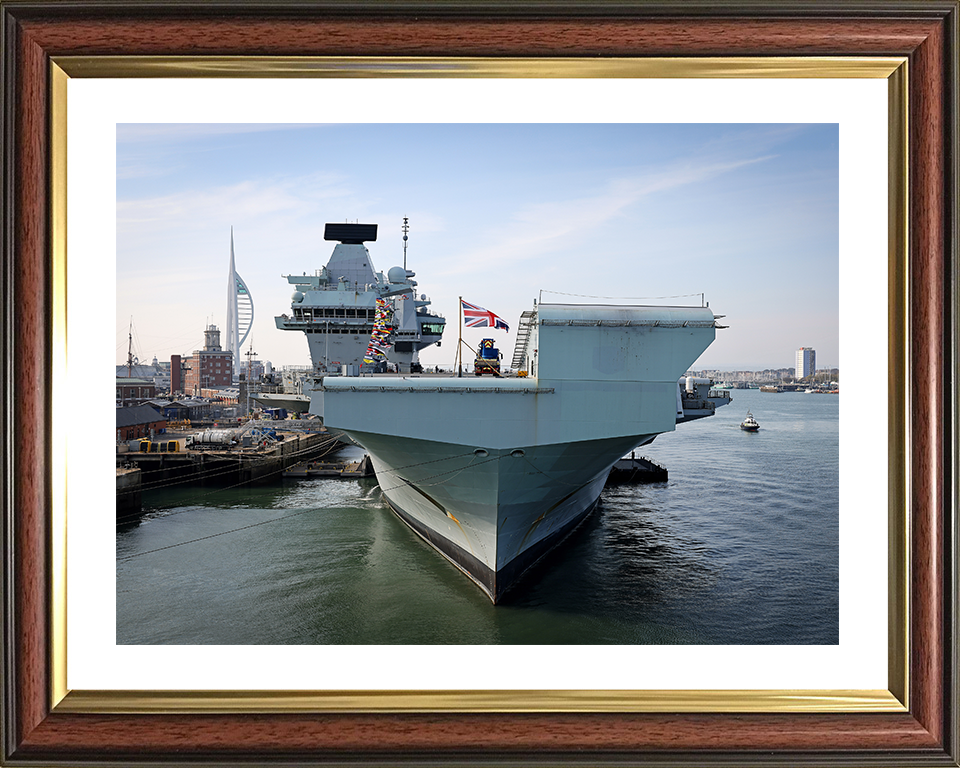 HMS Queen Elizabeth (R08) Photo Print - Portsmouth 2022 - Royal Navy Queen Elizabeth Class Aircraft Carrier Hampshire Prints 10 x 8 Classic Frame Yes