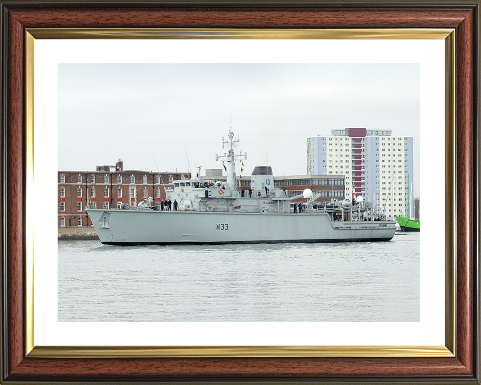 HMS Brocklesby (M33) Photo Print - Leaving Portsmouth 2011 - Royal Navy Hunt Class Mine Warfare Vessel Posters, Prints, & Visual Artwork Hampshire Prints 10 x 8 Classic Frame Yes