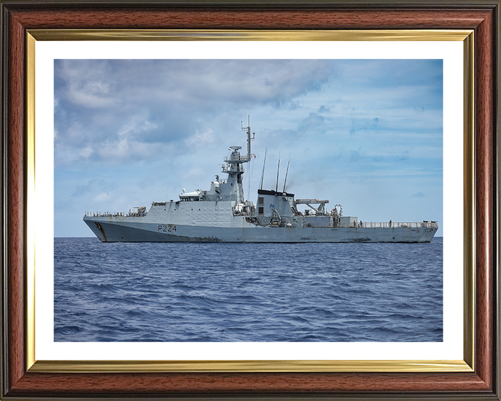 HMS Trent (P224) Photo Print - Port Beam View - Royal Navy River Class Patrol Vessel Hampshire Prints 10 x 8 Classic Frame Yes
