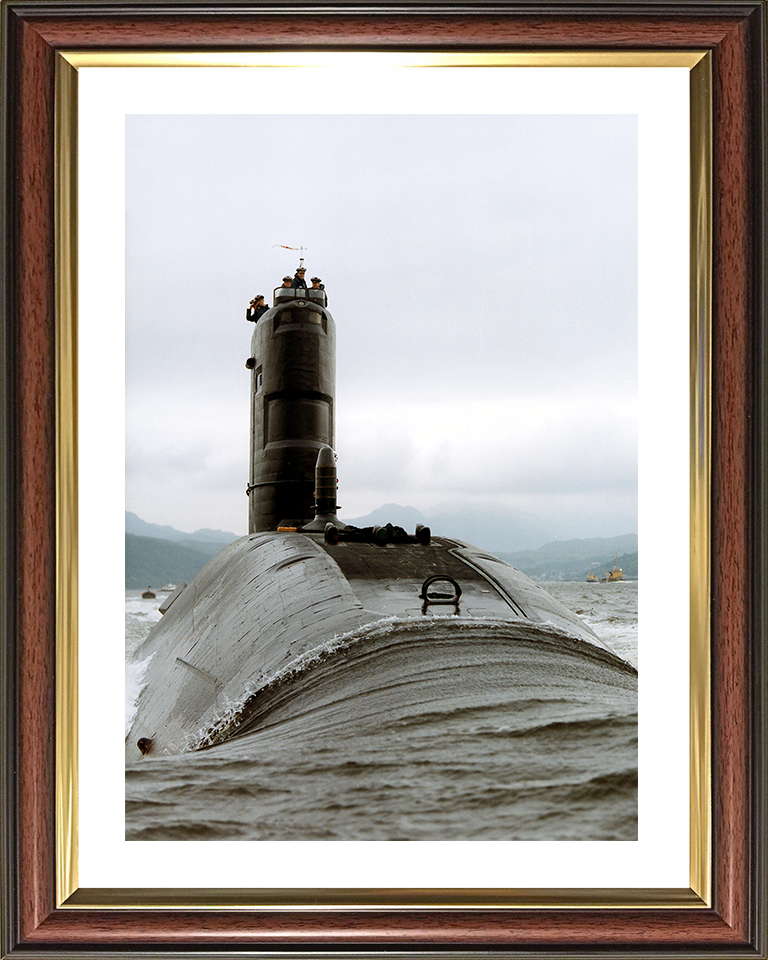 HMS Spartan (S105) Photo Print - Bow View 1993 - Royal Navy Swiftsure Class Submarine Hampshire Prints 10 x 8 Classic Frame Yes