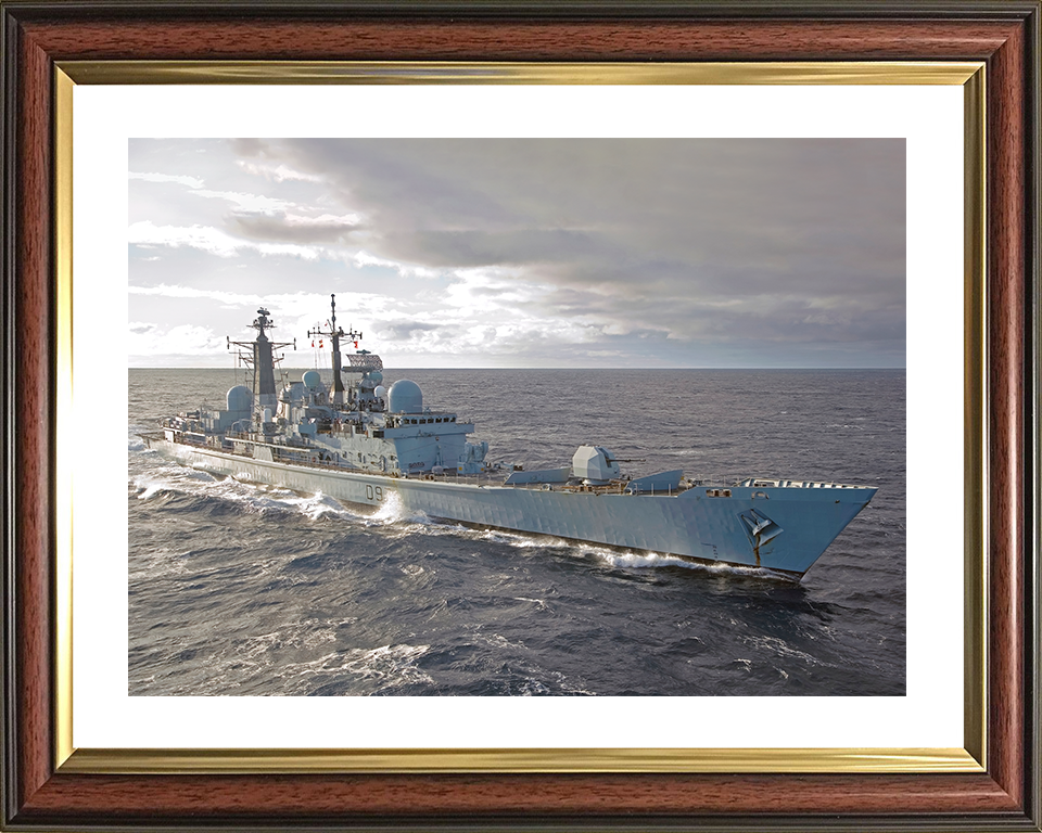 HMS Edinburgh (D97) Royal Navy Type 42 Destroyer Starboard View Photo Print Wall Art Decor Posters, Prints, & Visual Artwork Hampshire Prints 10 x 8 Classic Frame Yes